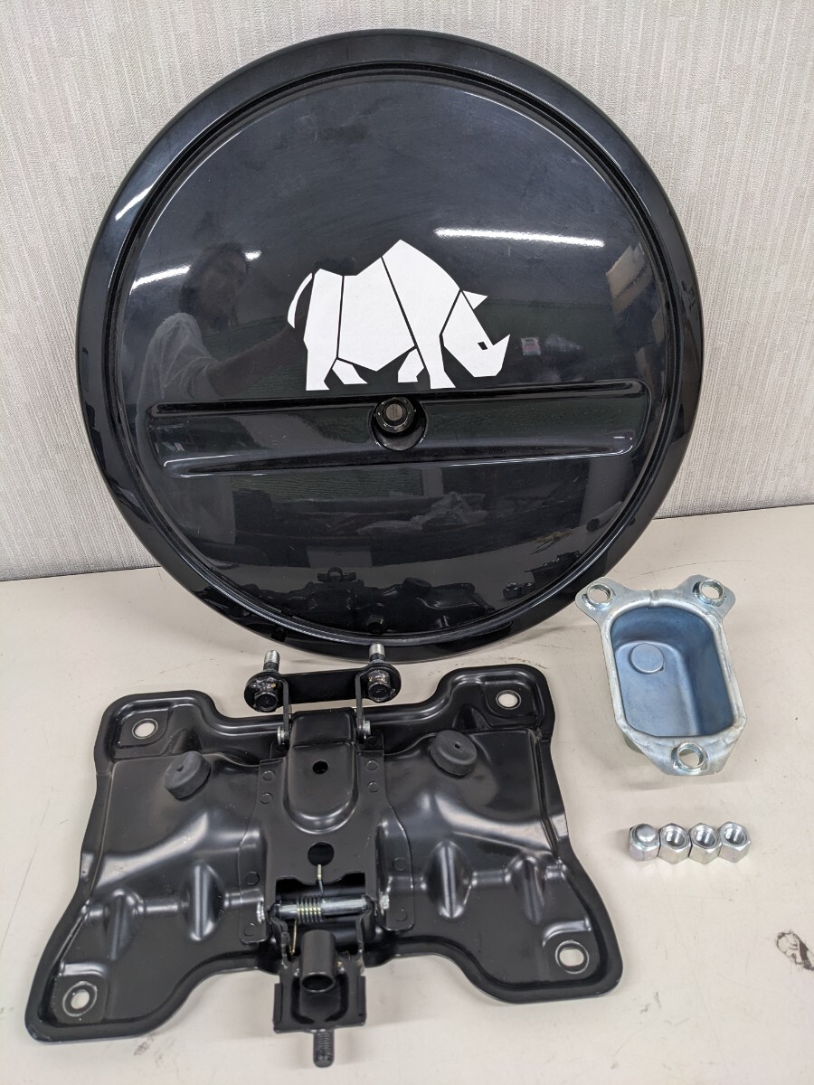 ◆ジムニー純正◆スペアタイヤハーフカバー◆№5860 SUZUKI 背面タイヤハーフカバー ハードタイプ スペアタイヤブラケット拍卖