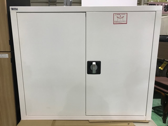 あ//J0303. 業務用 Ceha スチール書庫 棚板一枚 棚受けx4 かぎx2拍卖