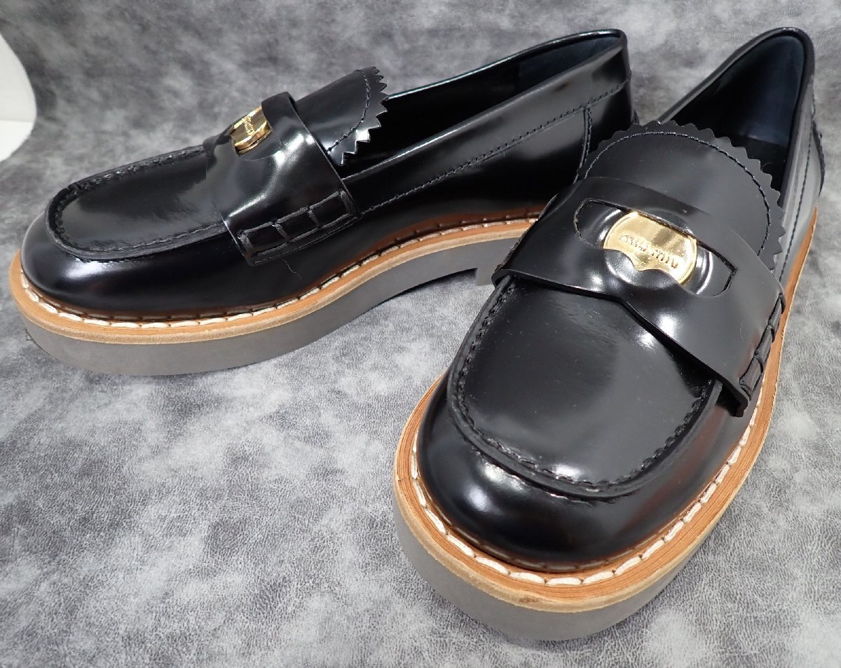 定価17万円↑極美品 ミュウミュウ コイン ペニーローファー レザー ブラック 36 シューズ ローファー パンプス 22.5cm 23cm 3789拍卖