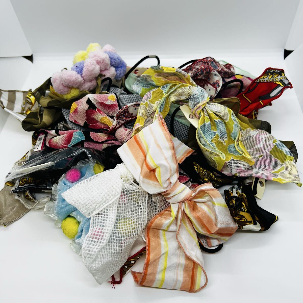 【まとめ売り】シュシュ ヘアゴム ヘアアクセサリー おまとめ品 大量 フリマ お買得拍卖