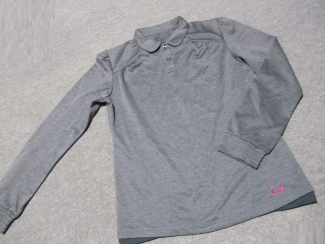 ★オークリー 長袖ゴルフシャツ レディースM グレー拍卖