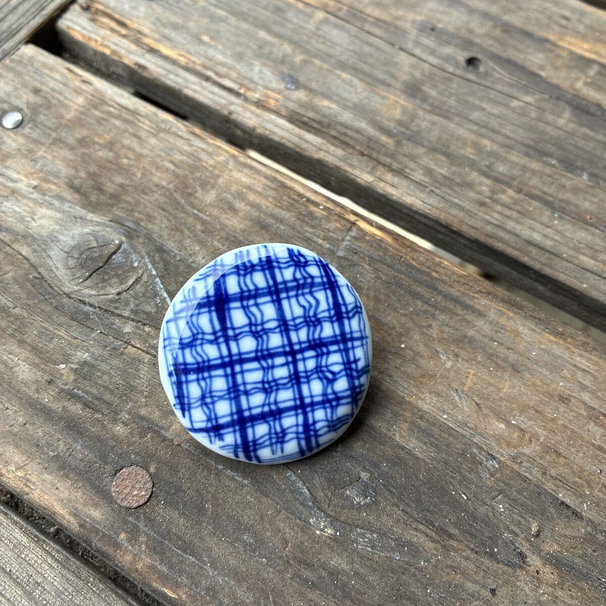 和装小物 帯留め 陶器 レトロ アンティーク 格子 チェック ブルー青ホワイト白拍卖
