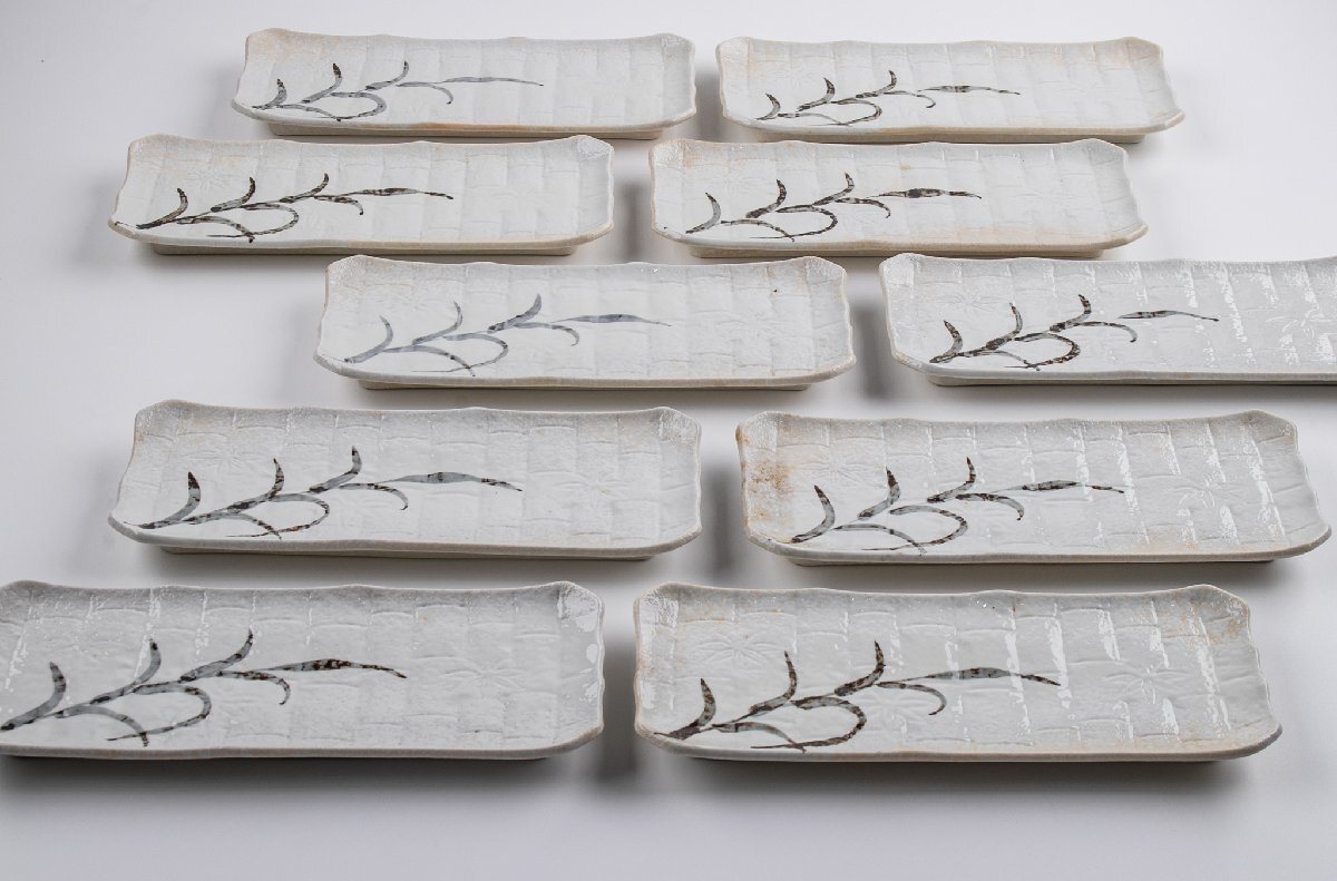 【うつわ】志野 草絵長皿 10客 E2313A 茶道具 古美術 骨董 古玩 日本料理 懐石 料亭拍卖