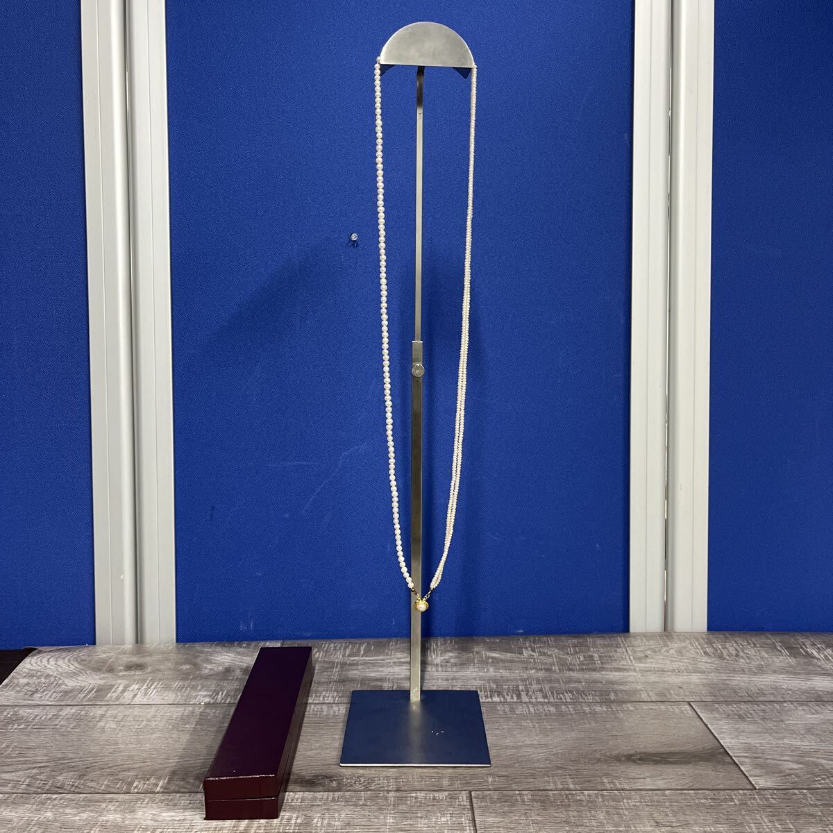 パール調ペンダントネックレス 長さ約94cm トップ1.2cm クリーム色 箱付拍卖