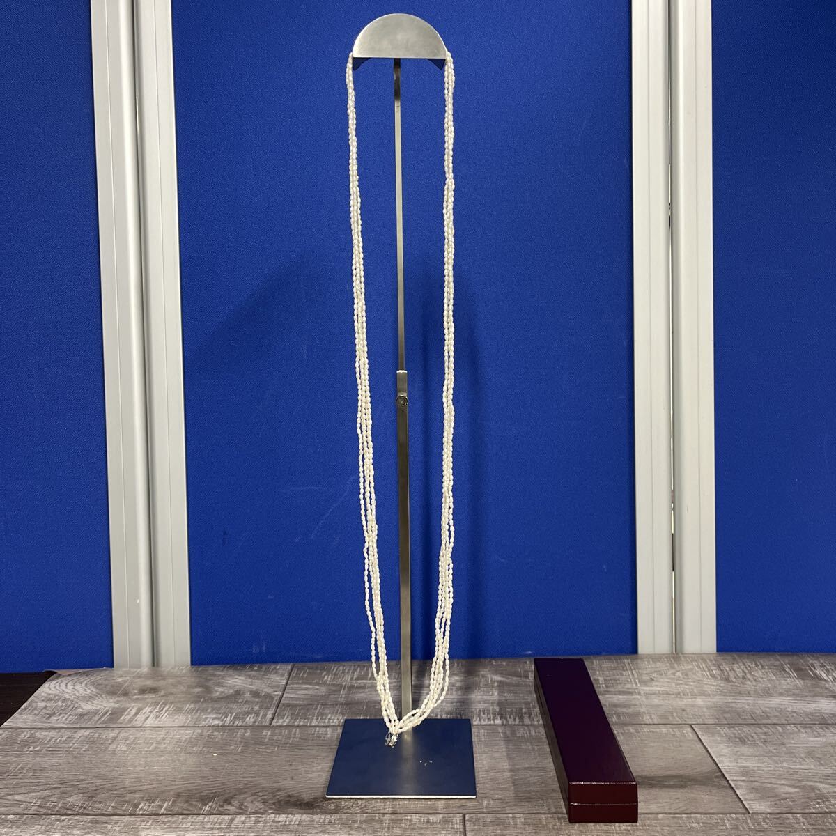 トップシルバー5連パール調ネックレス 長さ118cm トップ約直径1.3cm クリーム色 箱付拍卖