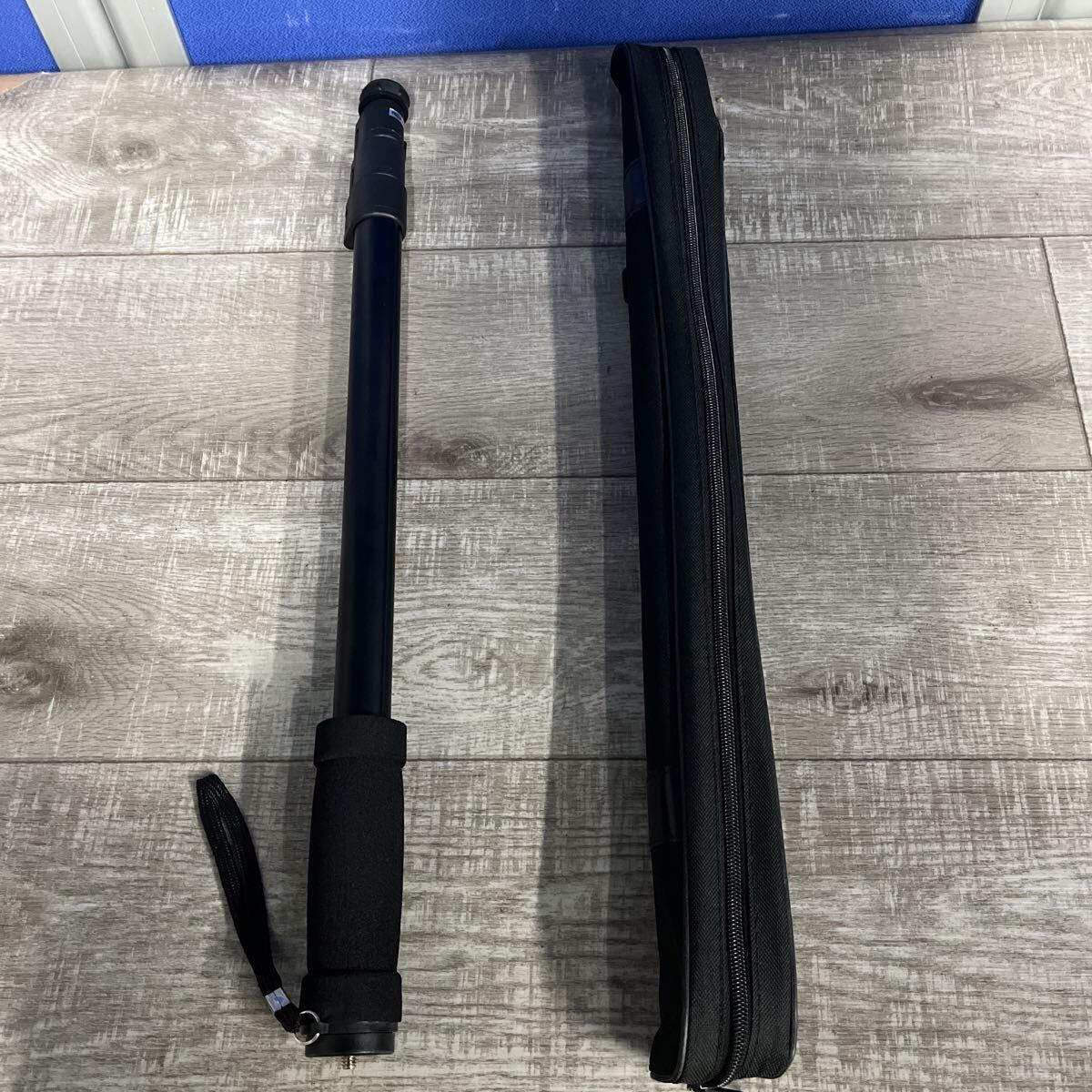 折りたたみ式一脚 万能カメラスタビライザー ブラック54〜165cm 約430g 4段 収納袋付拍卖