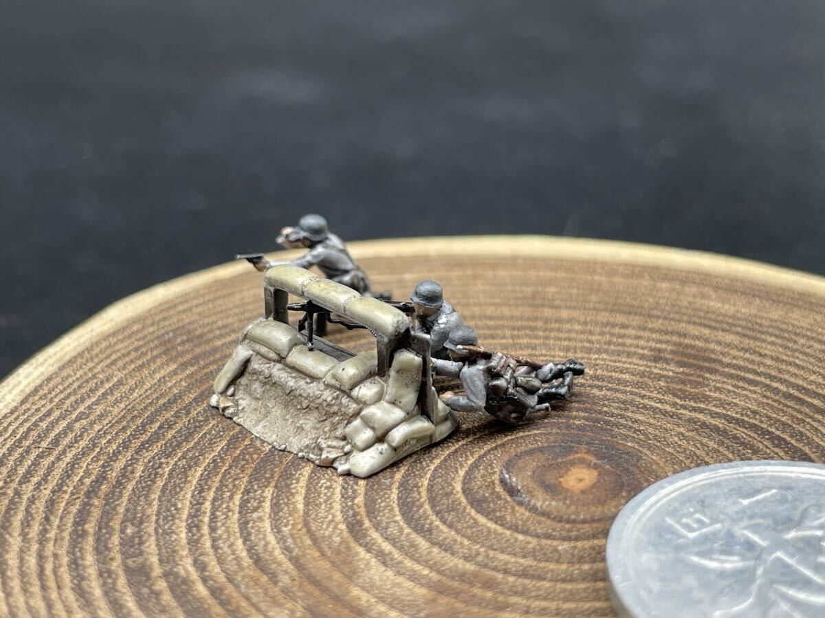 1/144 完成品 塗装済 WWⅡ ドイツ軍 兵士フィギュア3体 塹壕 ワールドタンクミュージアム 251028拍卖