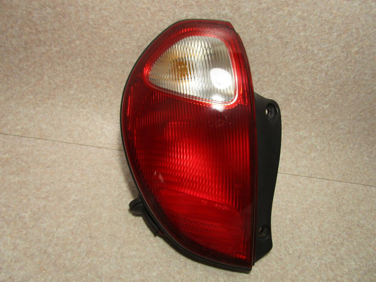 デュエット M100A/M110A テールランプ 左 KOITO 220-51576拍卖