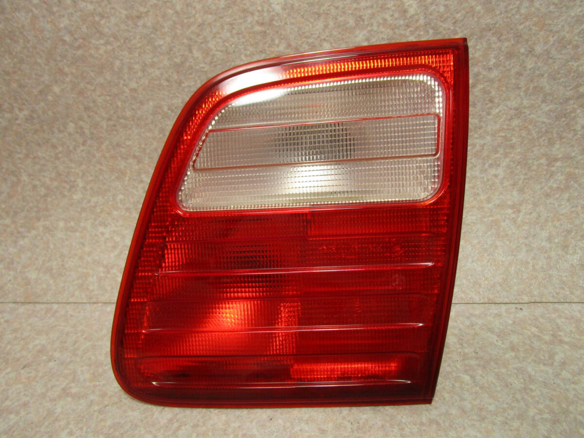 メルセデスベンツ E240 ワゴン 210262 テールランプ 内側 右 フィニッシャー S210拍卖