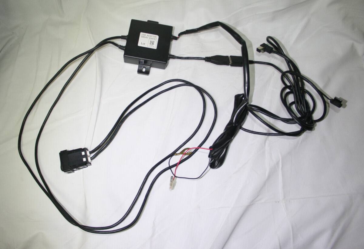 ダイハツ純正USBアダプター 08541-K9047 タント ムーヴ等拍卖