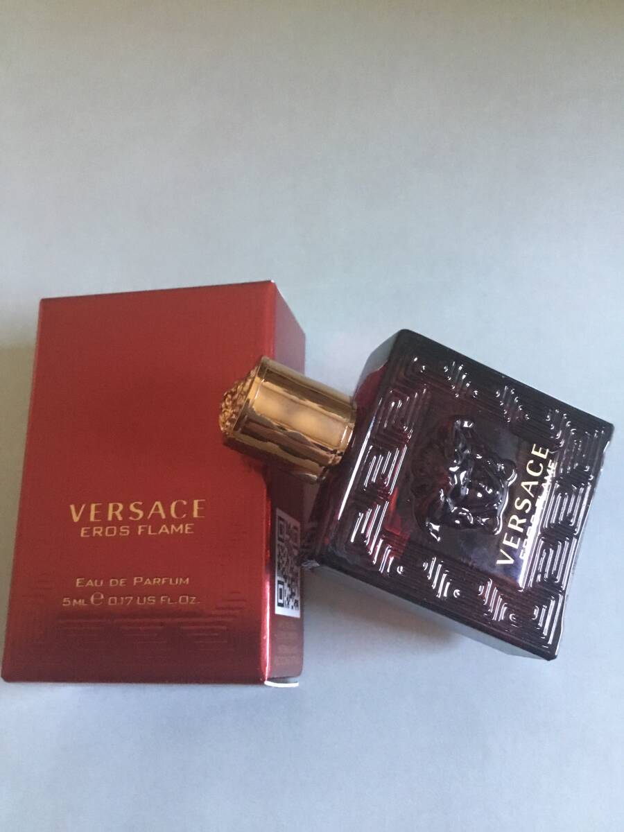 速達便/送料無料◆新作◆ヴェルサーチ VERSACE エロス フレイム オーデパルファム EDP 5ml◆スプレー式では有りません。新品未使用。拍卖