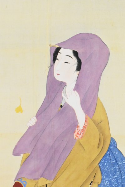 K6492 模写 華園「晩秋」絹本 合箱 美人図 秋 着物美人 銀杏 日本画 書画 骨董 中国 茶掛 掛け軸 掛軸 古美術 人が書いたもの拍卖