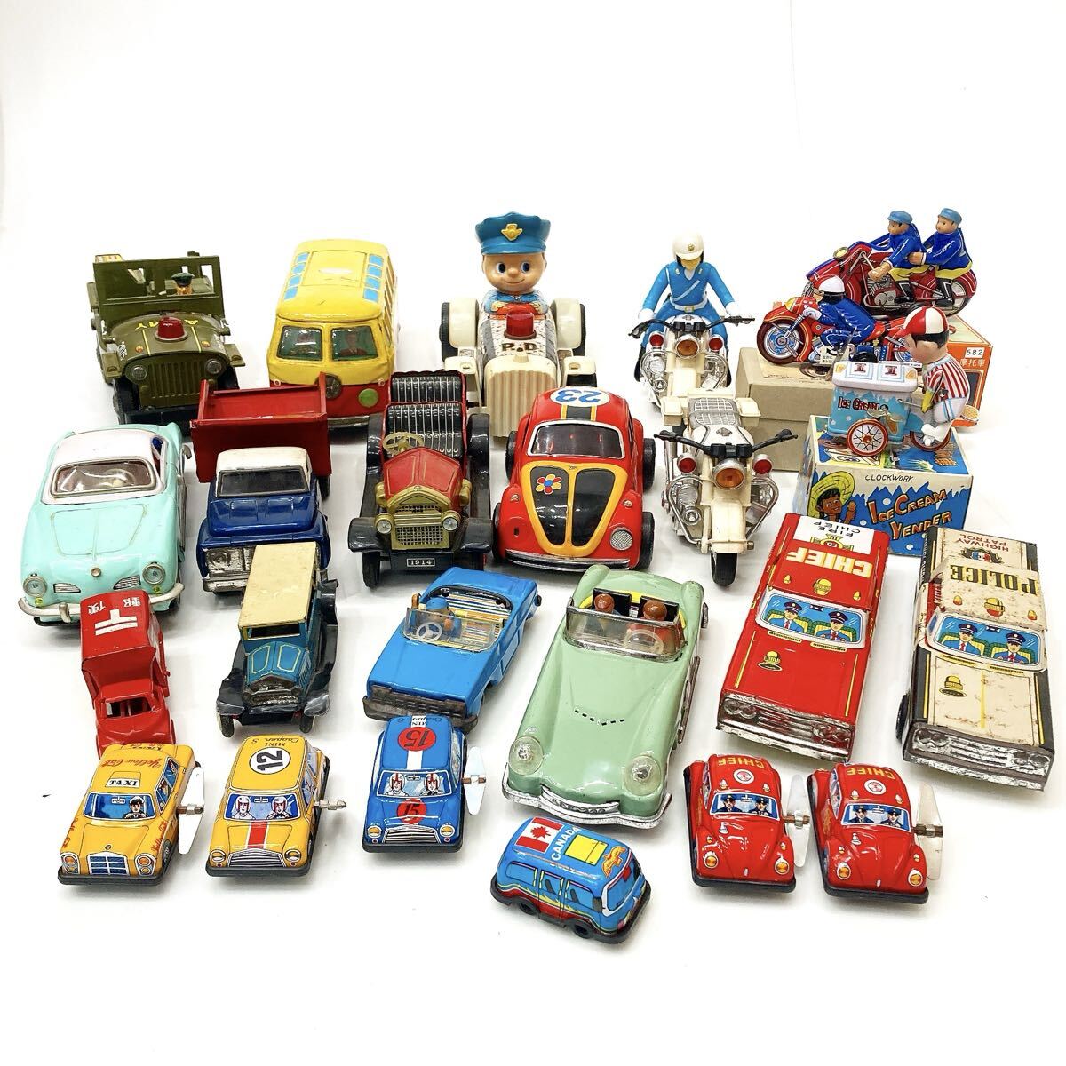 当時物 ブリキ 24点 ミニカー バイク 幼稚園バス パトカー レーシングカー スポーツカー 他 玩具 alp梅11拍卖