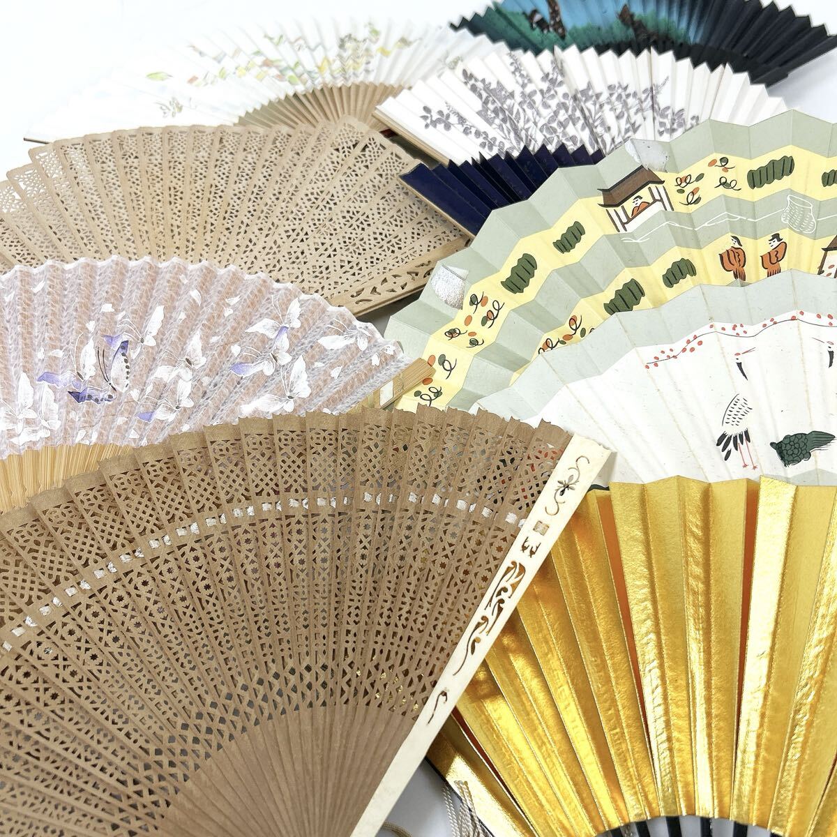 白壇扇 透かし彫り 桐箱入り 他 扇子まとめて 和装小物 alp色長拍卖