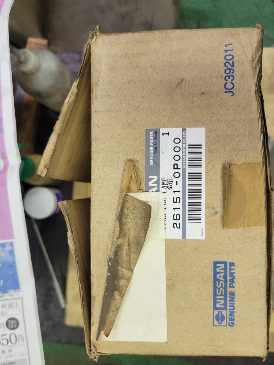 日産用ウィンカーランプ右側、平成8年位のパルサー用かな?画像の品番でご判断でお願いします。拍卖