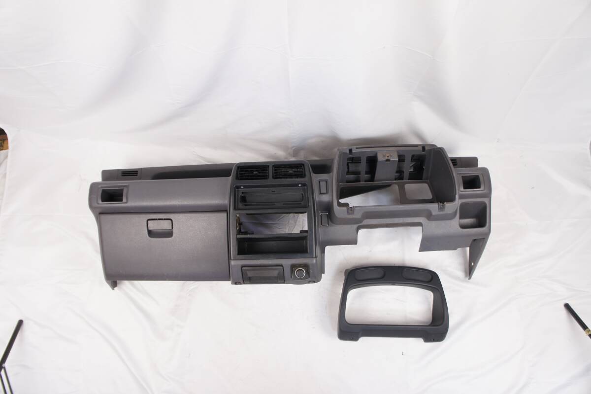 インストルメントパネル U42T 後期 VXスペシャル ミニキャブ外し ダッシュボード 参考 MR721480 U41T U41V U42V U43V U44V @14327s拍卖