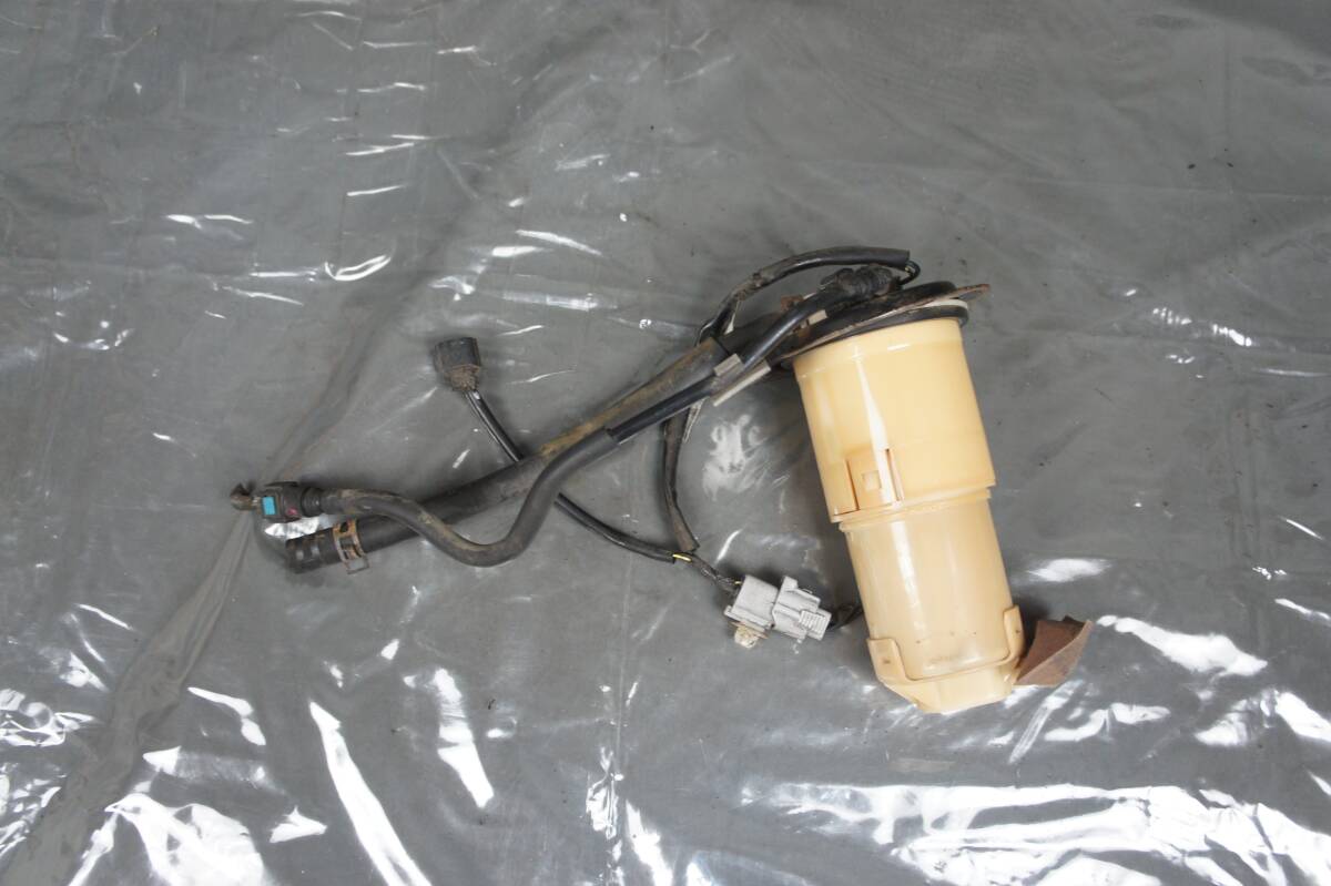 実働 フューエルポンプ U72V 前期 クリッパー外し 燃料ポンプ 参考 17042-6A0A1 U71V @13601s拍卖