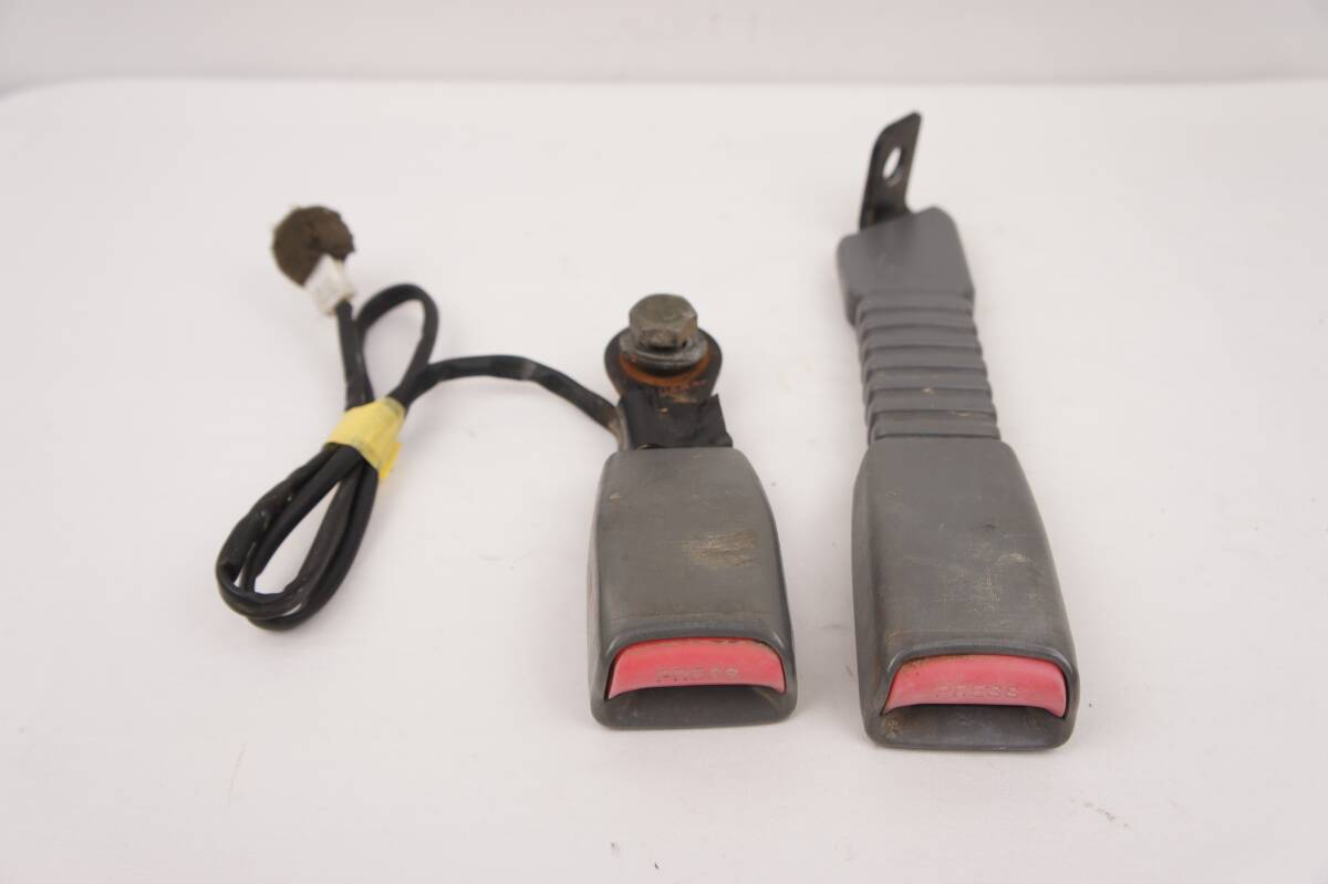 実働 左右 シートベルトキャッチ U62T 中期 ミニキャブ外し 参考 MR785569 MR785570 U61T U61TP U62TP U61V U62V U62W U63W U64W @13884s拍卖