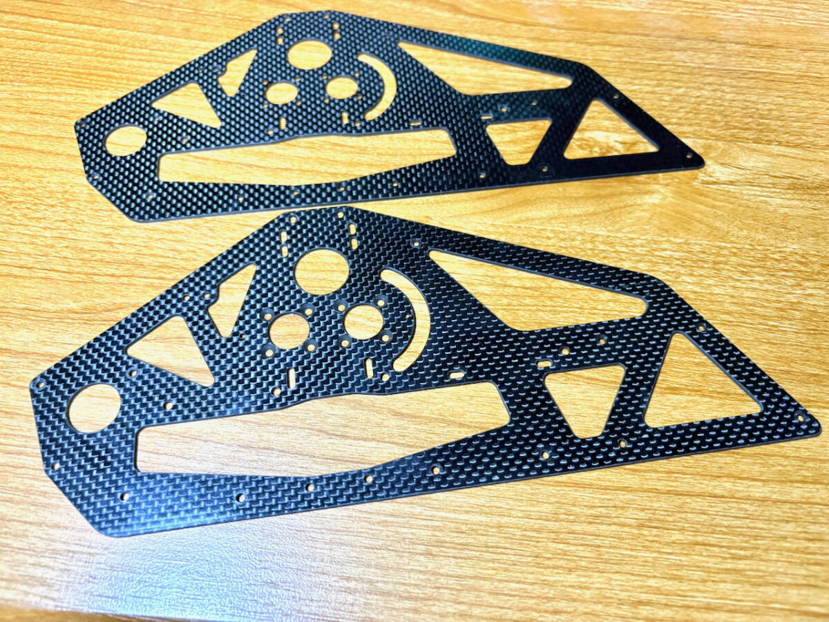 ラジコンヘリ JRPROPO E6-550 カーボンアッパーフレームL/R2枚セット 送料全国一律230円拍卖