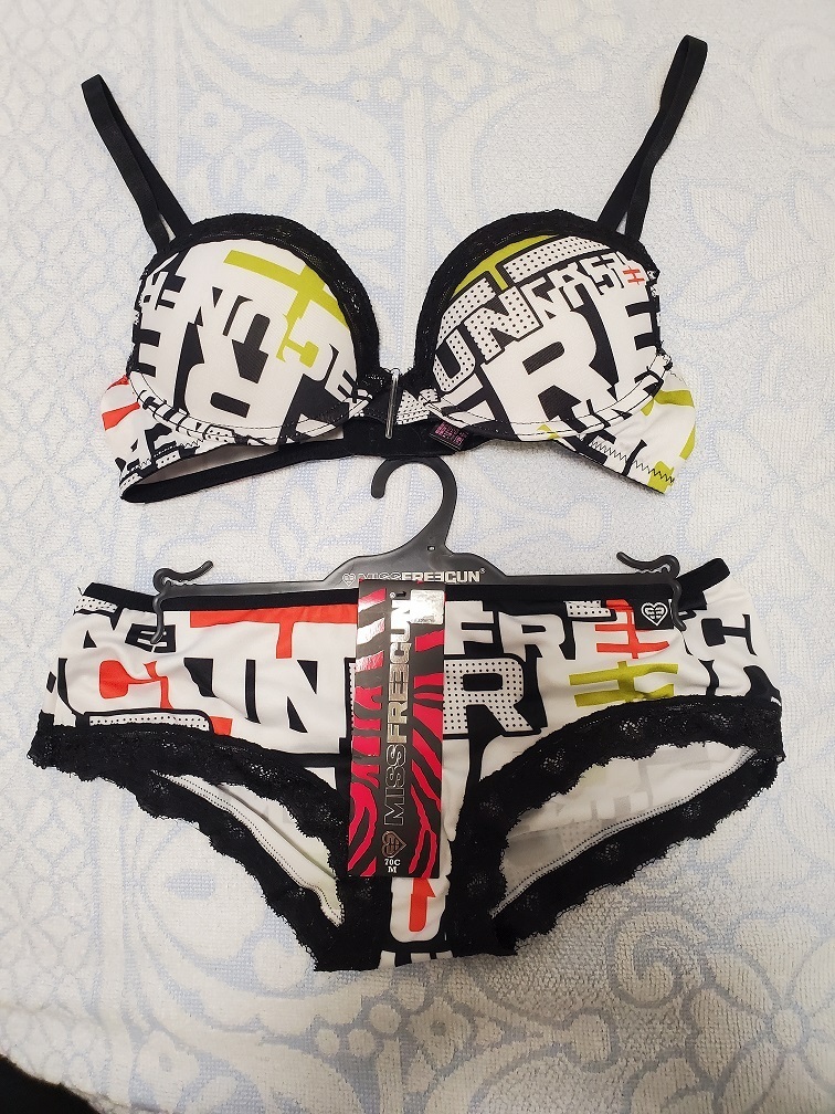 奇抜柄白黒系 ミスフリーガン Miss Freegun ブラ&ショーツセット C70 M 新品未使用 004 専用ハンガー付拍卖