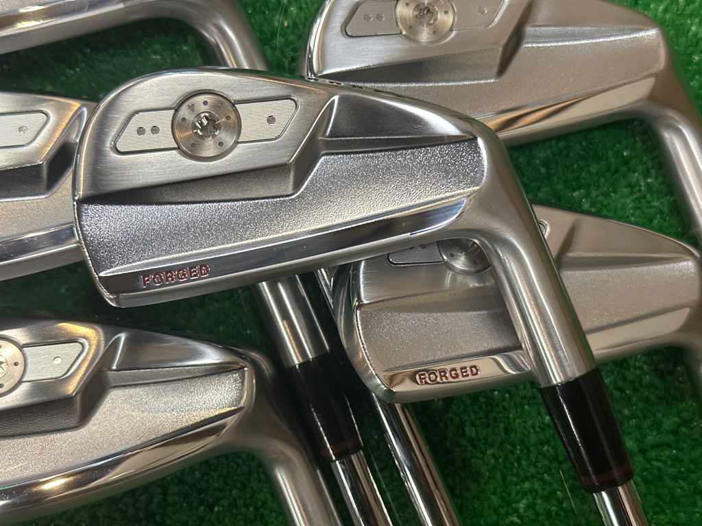 超美品グローブライド オノフ 2026 KURO FORGEDアイアン(6本セット) 5番~PW NSPROモーダス3TOUR110 フレックスS   *MP@1*N*040拍卖