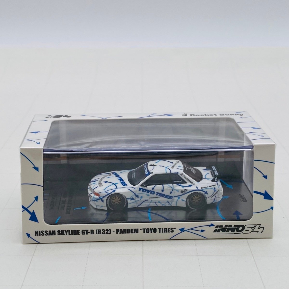 新品未開封 INNO RocketBunny 1/64 NISSAN SKYLINE GT-R R32 PANDEM TOYO TIRES ニッサン スカイライン パンデム拍卖