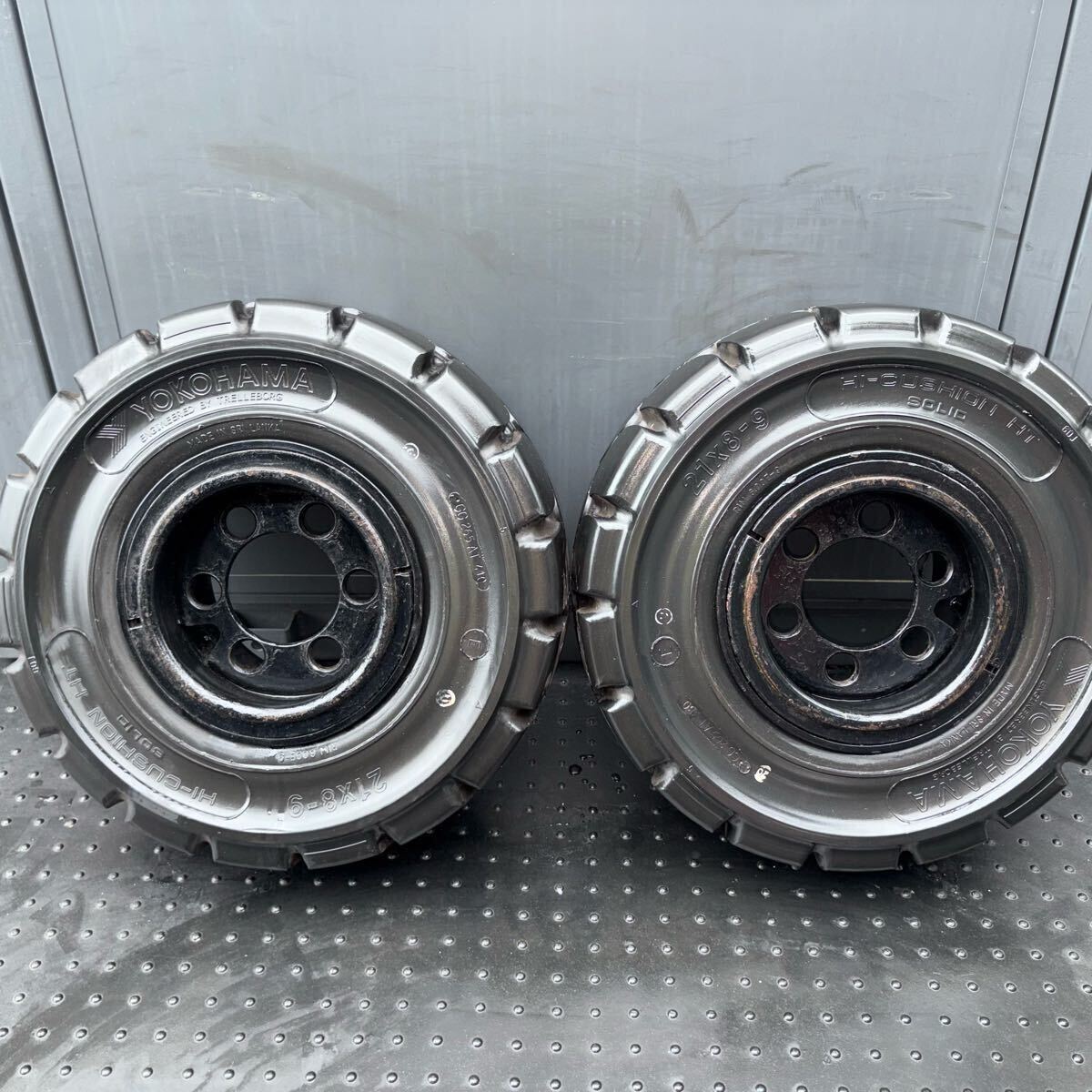 新品 未使用品 21×8-9 ノーパンクタイヤ2本 ヨコハマ YOKOHAMA HI-CUSHION HT SOLIO リムサイズ6.00E-9拍卖