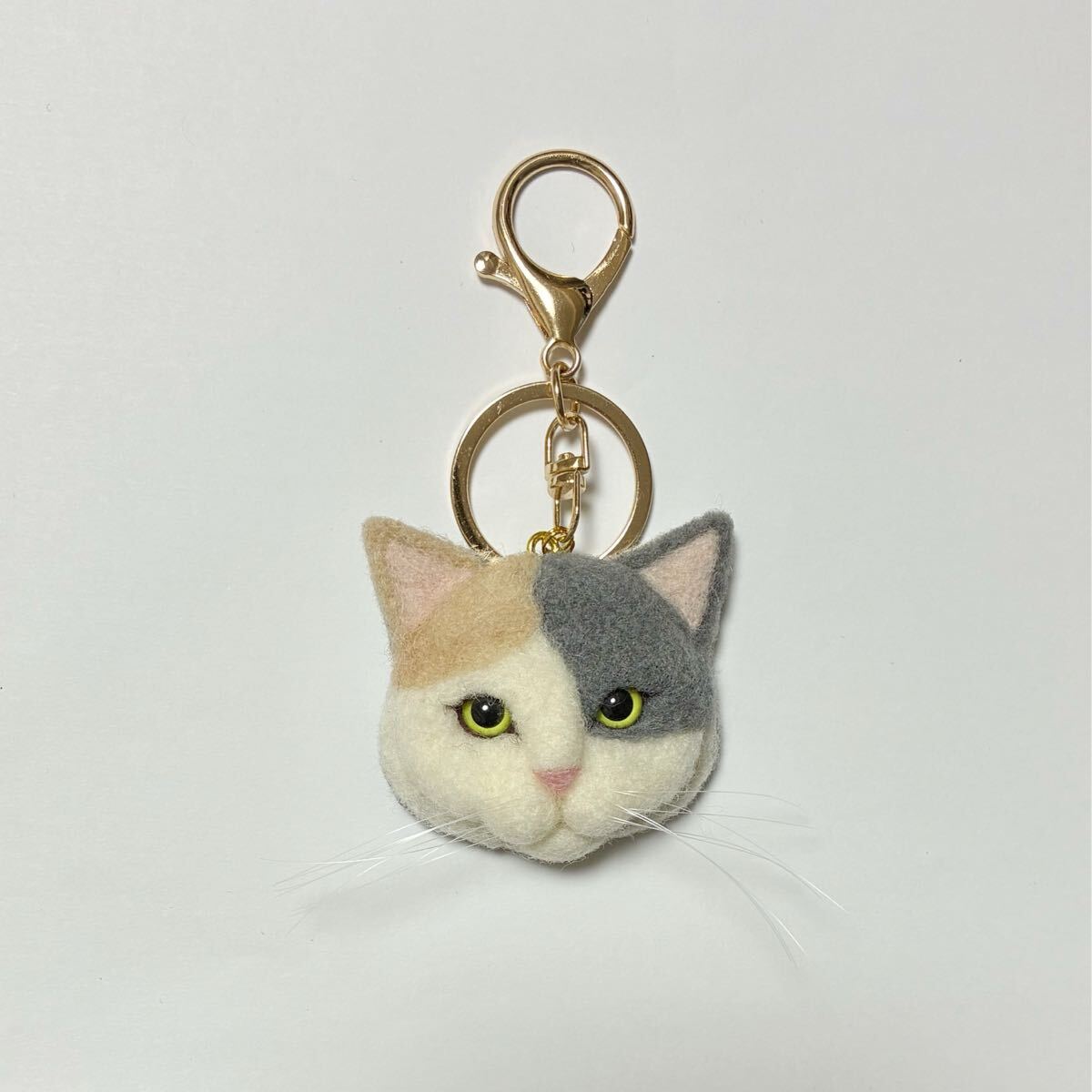 羊毛フェルト 猫キーホルダー パステル三毛 ダイリュートキャリコ拍卖