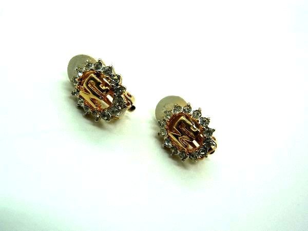 ■美品■ NINA RICCI ニナリッチ ラインストーン ロゴモチーフ クリップ式 イヤリング アクセサリー レディース ゴールド系 DE1002拍卖