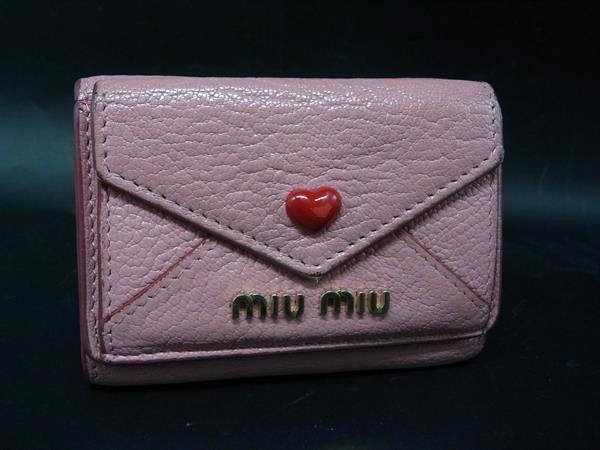 miumiu ミュウミュウ マドラス レザー ハート レター ミニ 三つ折り 財布 ウォレット 札入れ 小銭入れ カード入れ ピンク系 DJ4148拍卖