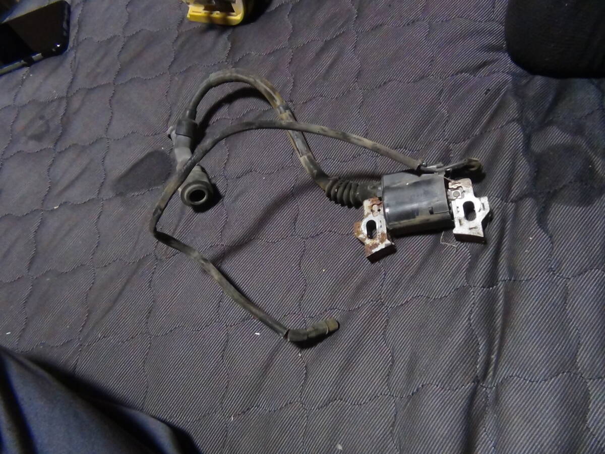 ホンダ ガソリンエンジン GX120 イグニッションコイル エンジン分解したら出て来ました 使えるかどうか不明 動作未チェック 中古品 現状品拍卖