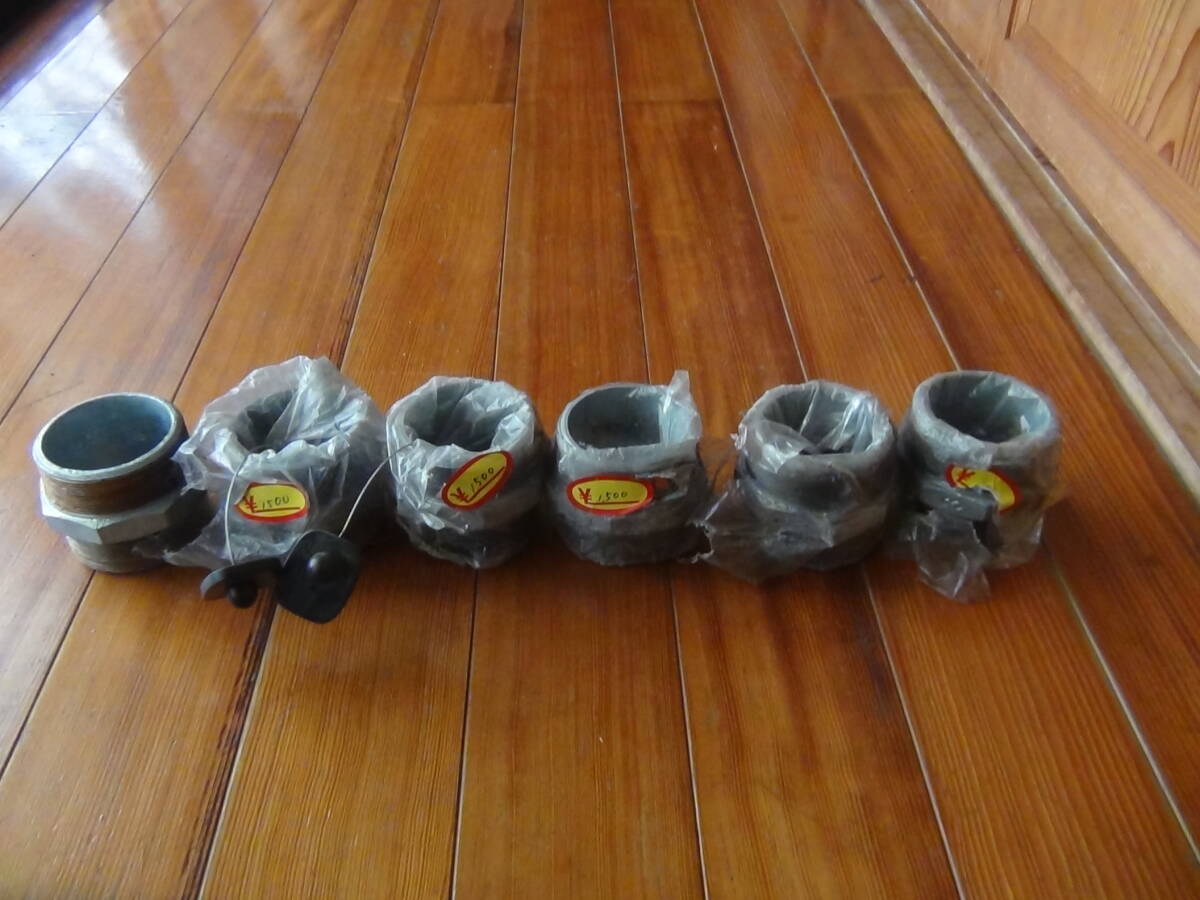 エンジンポンプ関連の部品かと思われます 3インチ? 継ぎ手 ジョイント 詳細不明 一応未使用 6個まとめて 現状品拍卖