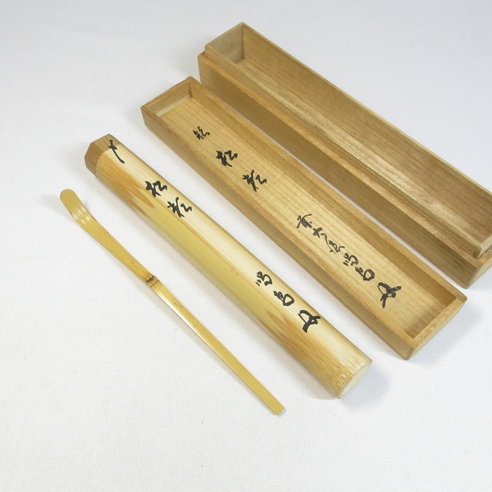 【B0832a】茶道具 竹茶杓 臨済宗 前大徳 龍源院 細合喝堂 書付 『松籟』 共箱 即決拍卖
