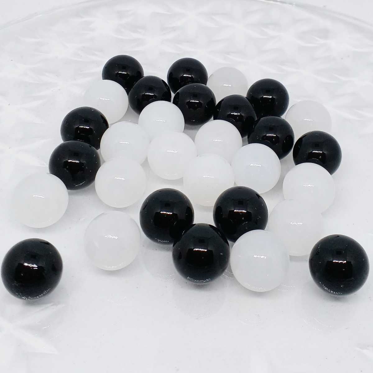 ビー玉 ホワイト&ブラック 30個拍卖