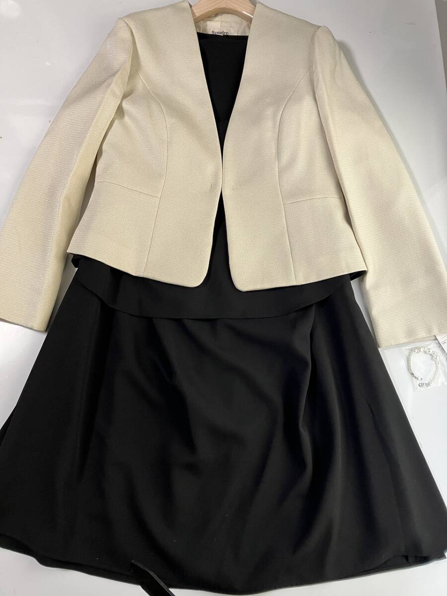 新品。■15号(3L)大きいサイズ■ジャケット付きフレアーブラウススーツ3点セット■ブラック拍卖