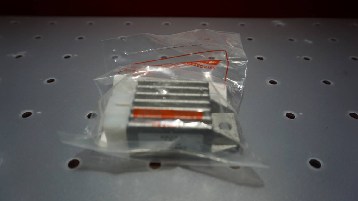 SYM (日本国内発送 送料無料) XPRO100/UMI100 用 純正 レギュレーター 新品未使用拍卖