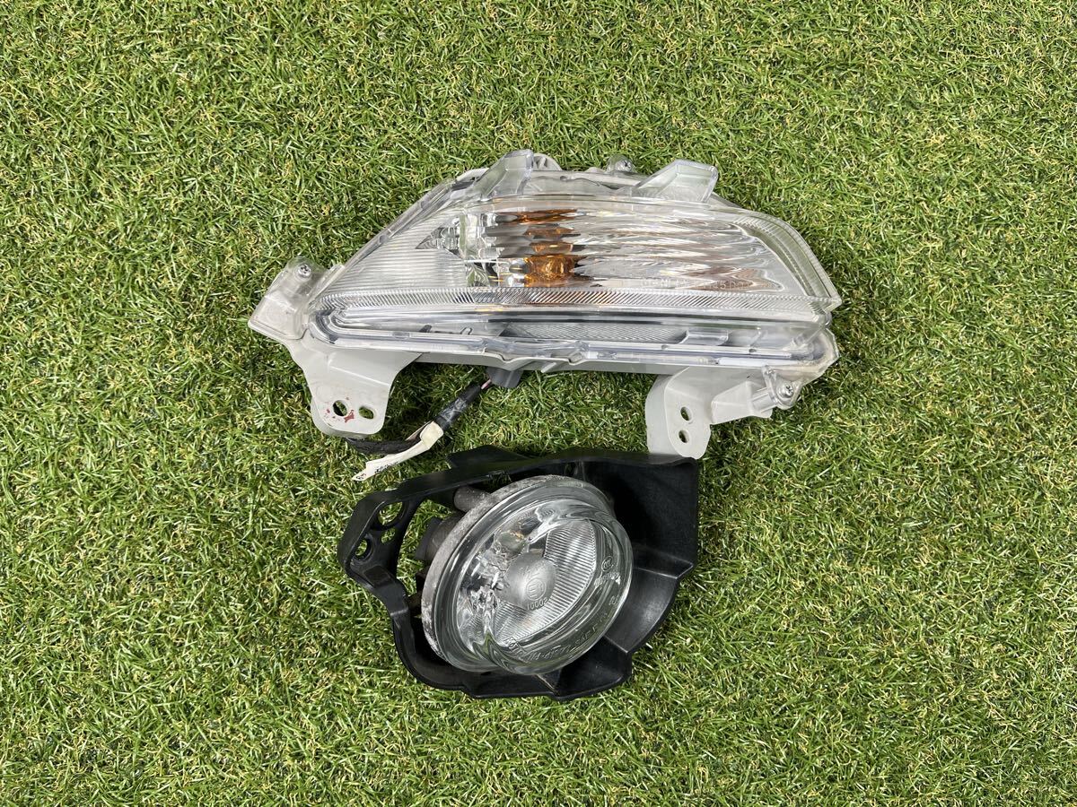 マツダ 純正 アクセラ BM5FP ウィンカーレンズ STANLEY W1145 フォグランプ KOITO 114-41977 右 右側 【BA785-2】拍卖