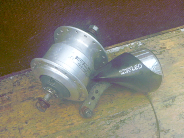 ★レストア・リペア用 組立に自信がある方如何ですか?27インチ らくらくライト&ダイナモセット LED 程度中 D-145 240131★拍卖