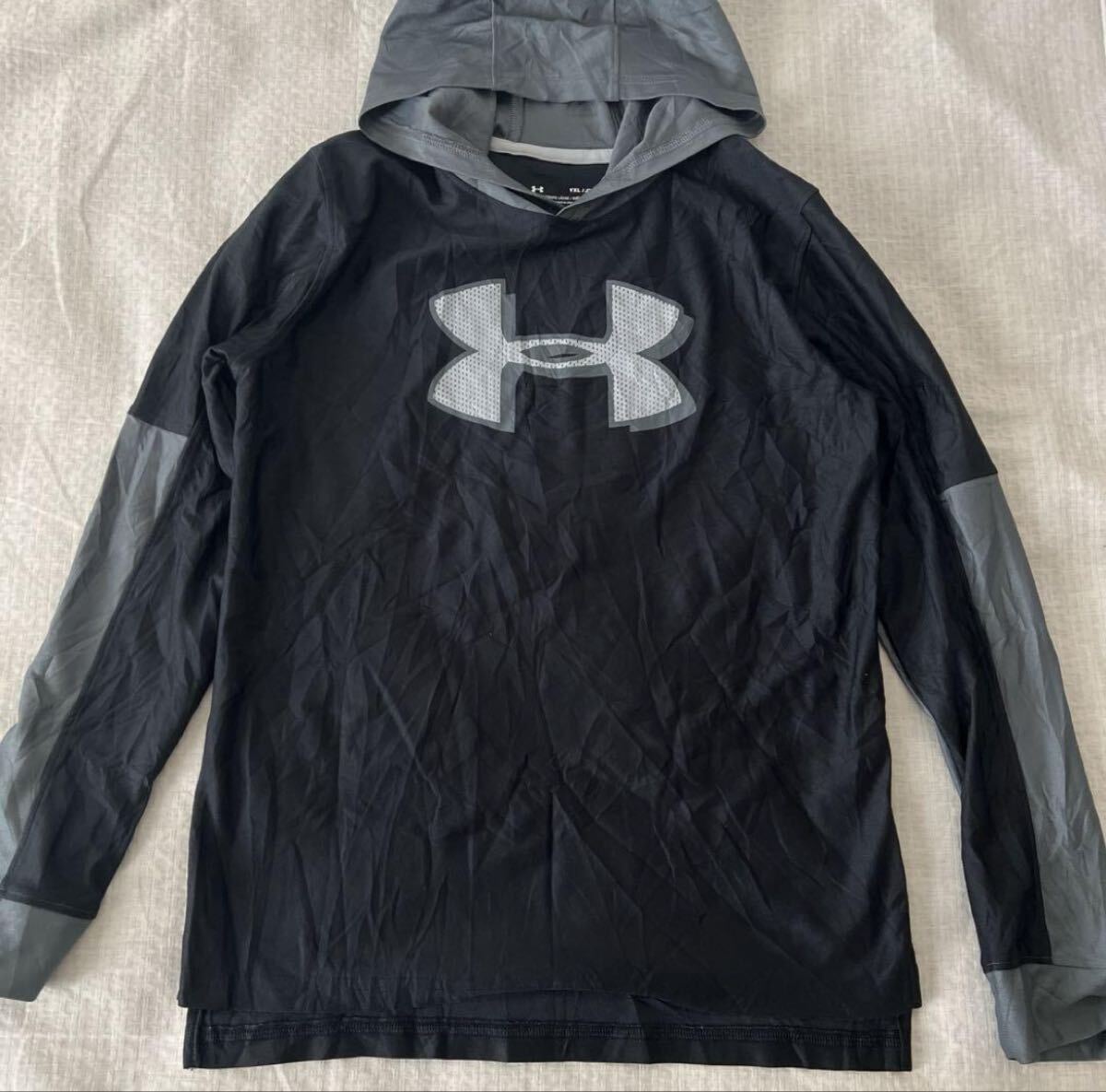Under Armour kids Heatgear トレーニング ウエア アンダーアーマー パーカー拍卖