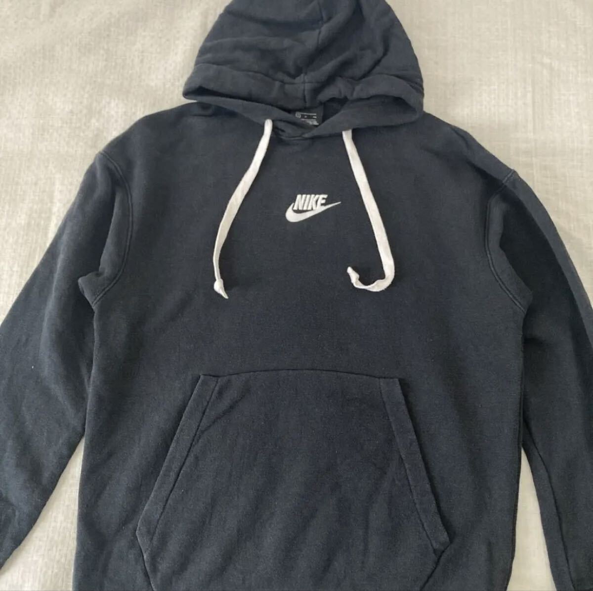 NIKE ナイキ センター 刺繍ロゴ パーカー フーディー フェード拍卖