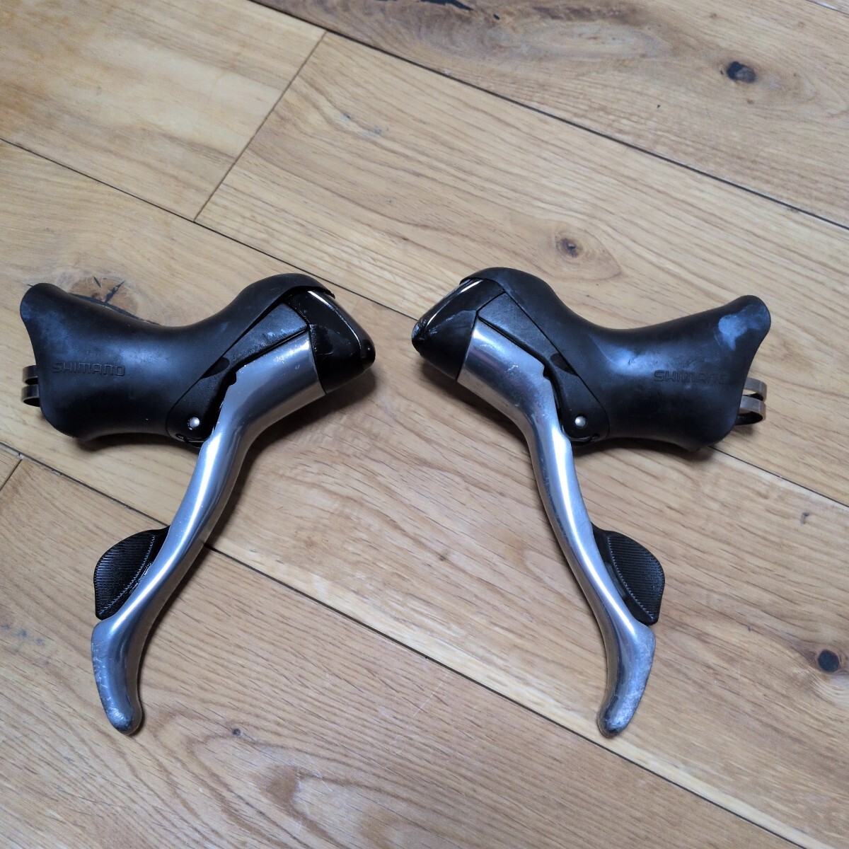 【完動品】新品ワイヤー付き! SHIMANO 105 ST-5600 シマノ STIレバー 左右セット デュアルコントロールレバー シフトレバー 2x10s 2s 10s拍卖