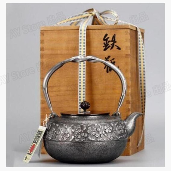 ★新品★南部鉄器 砂鉄製 鉄瓶 大容量鉄壺 コーティングなし 手作り鉄 やかんを沸かす お茶の道具 1500ML bhw0022拍卖