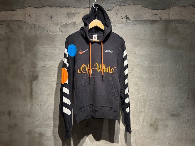 ♪送料無料★NIKE × off-white★名作コラボ★プルオーバー パーカー★PULLOVER PARKA★品番 AA3257-010★ナイキ×オフホワイト★黒★XS♪拍卖