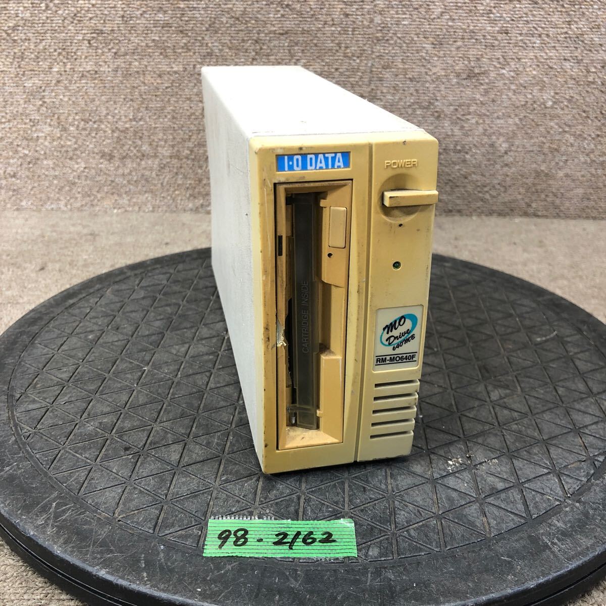 98-2162 激安 レトロPC パーツ 外付け MOドライブ 640MB IO DATA アイオーデータ RM-MO640F SCSI 動作未確認 ジャンク拍卖