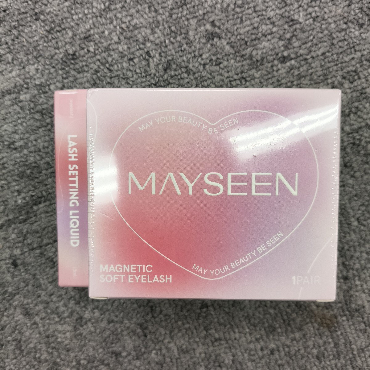 MAYSEENマグネット式つけまつ毛拍卖