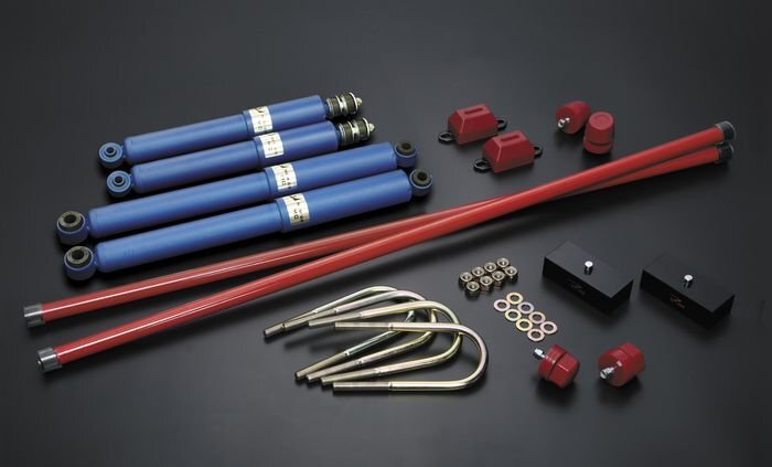 リム KYB NEW SR MCサスペンションキット 25mmダウン 1kit ハイエース 200系 2004年9月~ 4WD 標準/ワイドボディ拍卖