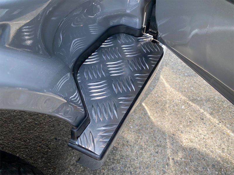 CRS ESSEX フロント用アルミステップカバー シルバー NV350キャラバン E26 2004年8月~ 標準車拍卖