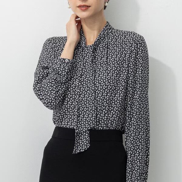 23区【洗える】モダンジオメトリックプリント ブラウス 38・Mサイズ・新品・シャツ拍卖