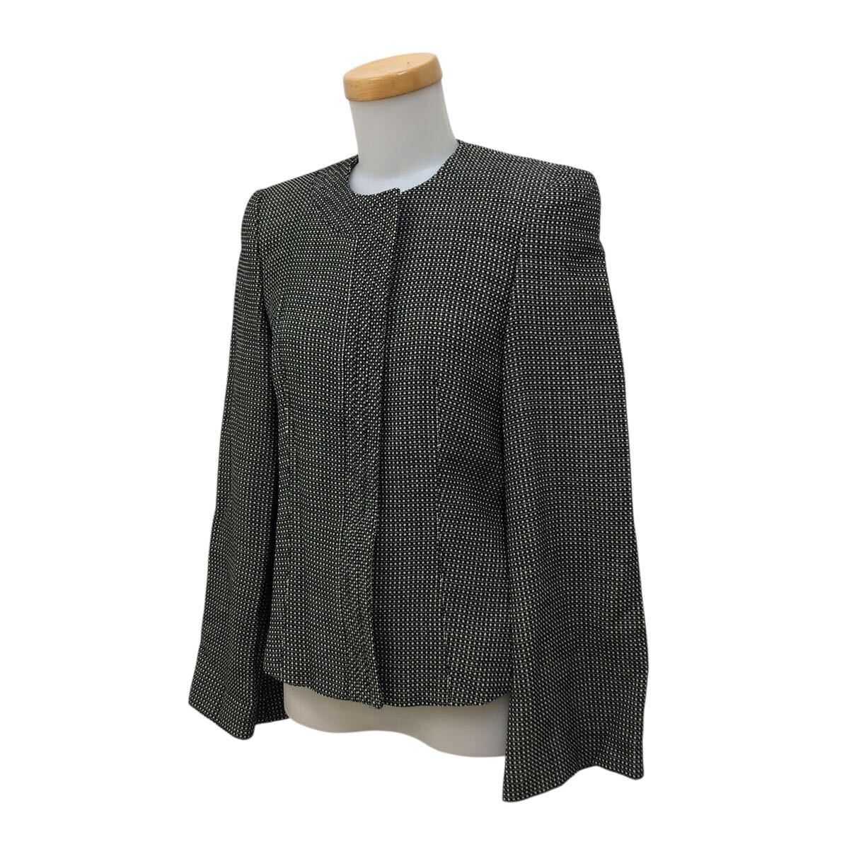 10K338-80 イタリア製 EMPORIO ARMANI エンポリオアルマーニ ノーカラー ジャケット 上着 アウター ベージュ 黒 レディース 女性用 38拍卖