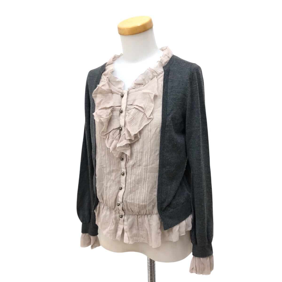 10NK007-14 EPOCA エポカ 絹 カシミヤ混 薄手 ニット セーターシャツ カーディガン 上着 トップス グレー ベージュ フリル レディース 40拍卖